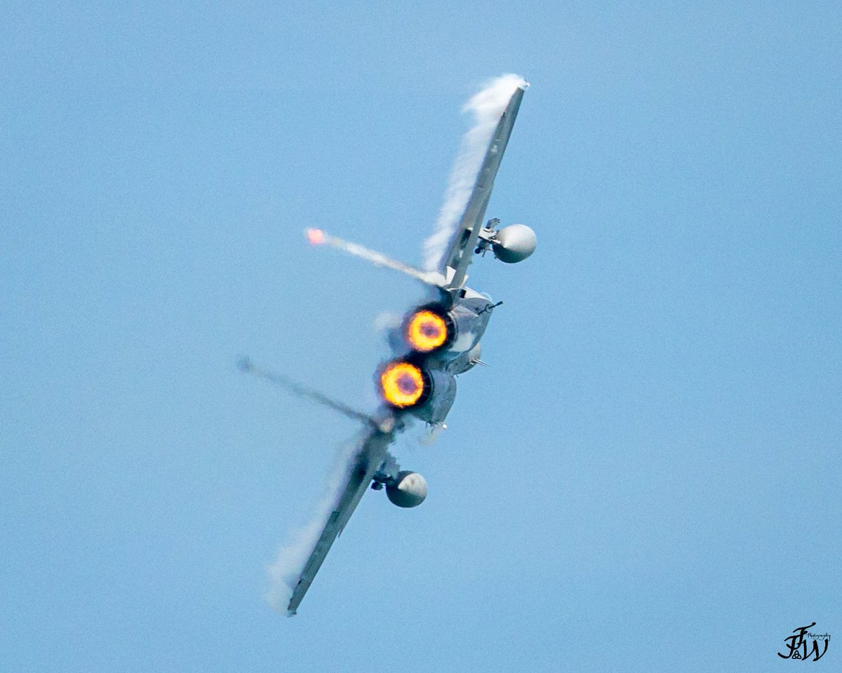 The F-15 Eagle!
.
#f15 #f15eagle #eagle #fighter #fighterjet #afterburner #vapor #aviationphotography #airforce #airshow #airshowphotography #aviation #aviationgeek #airplane #military #shotoncanon #canon #eosr #canonphotography #photography #sigma #mylensrental #airnationalguard