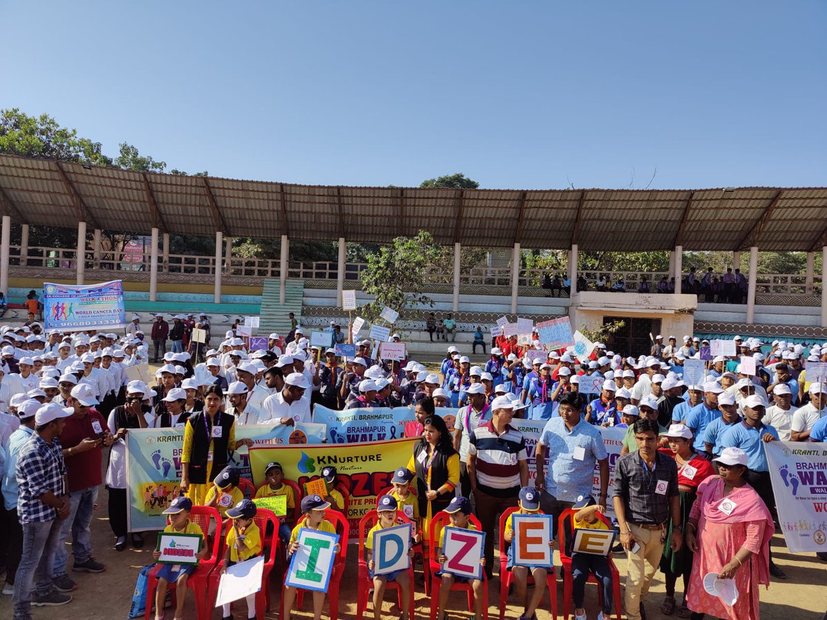 SATTVIC_SOUL's tweet photo. (1/2) Walkathon on World Cancer Day &amp; Plogging @ KHALLIKOTE Stadium 🏟️

Debananda Dash, a 55-year-old oral cancer patient, led the students of Silk City to educate people about the disease. The VC of @KhallikoteUniv, @SP_BERHAMPUR &amp; the @BrahmapurCorp flagged off the rally. https://t.co/3FeW73dtAk
