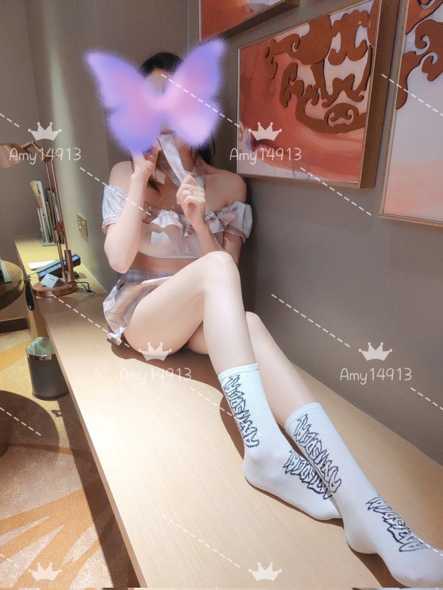 @MeiRiDaZuoZhan Amy穿上jk假装女大生 https://t.co/TsXUZaSQCY