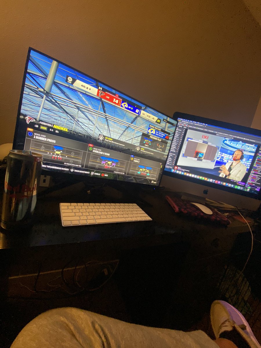 itwaslaw11's tweet photo. Chillen for another @Mayzomatic tourney! Cheers boys 🍻 https://t.co/a8Lm42IF1P