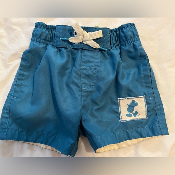 2ndhandSandies's tweet photo. So good I had to share! Check out all the items I'm loving on @Poshmarkapp #poshmark #fashion #style #shopmycloset #jamesperse #hunterfortarget #junkfoodclothing: https://t.co/HSQFwhUOz6 https://t.co/0kjbKM2y4Y