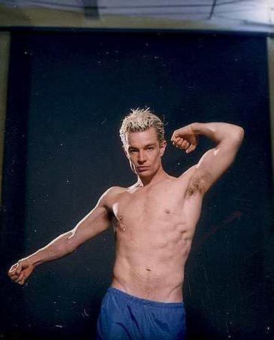 jamie_marsters's tweet photo. Pic of the Day: @JamesMarstersOf showing off the ol' muscles... for Shape magazine 2002 

#JamesMarsters #ShapeMagazine #Muscles #ButNotTheEdibleKind #Or #Uh #IMean #What #ThisIsJustPurePorn #TheresNoExcuse #YoureWelcome https://t.co/RmiYgzqZPk