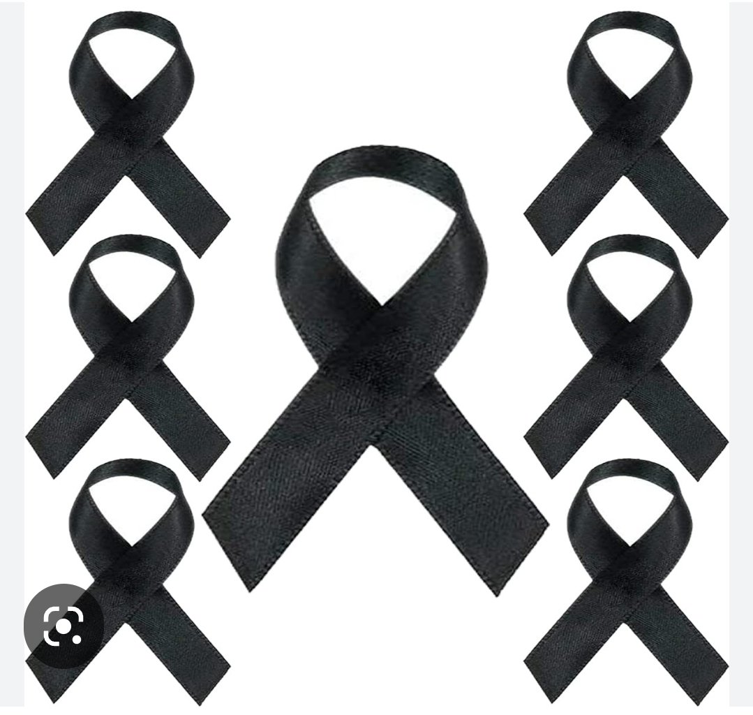 leogbayona's tweet photo. Impresionante tendencia de cintas negras en todas las redes sociales con mensajes de condolencias por las muertes sorpresivas de muchos niños, jóvenes sanos y adultos en la era de los pinchazos promocionados como "seguros y efectivos". 
Qué piensas de este "extraño" fenómeno? https://t.co/usTe0NvX67