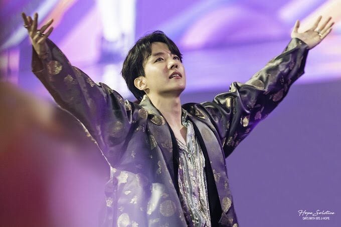 BBVVclud's tweet photo. #HappyBirthdayJhope 🥳🥳🤩😘💗 https://t.co/9nJ1swlVof