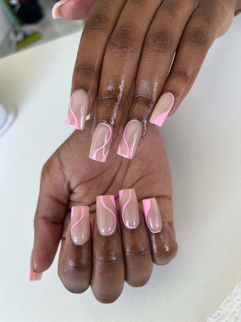 Nqo_nailtech's tweet photo. We're based in Durban.
Commercial city building, floor 20, room 2032. 

Come through with your friends and get your nails done. 😊

Please RT 🙏💕

#GirlTalkZA 
#akamemorialservice 
#durban https://t.co/yfMpNTl7S5