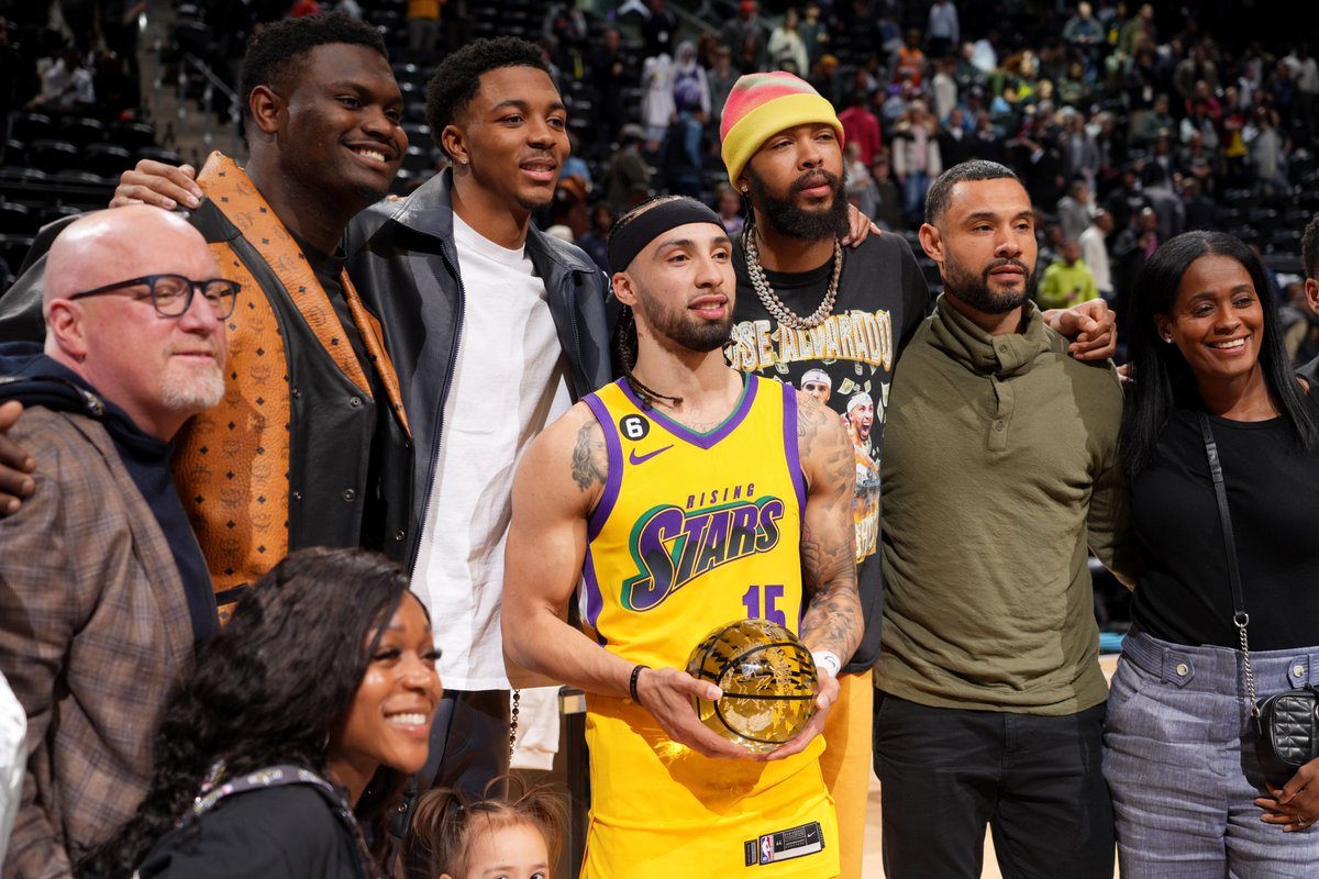 Jim_Eichenhofer's tweet photo. #Pelicans https://t.co/H8r6Q2mEI1
