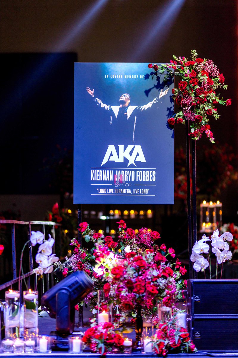nonoevents's tweet photo. Kiernan AKA Forbes
#AKAMemorial #AKAMemorialService
#RipAKA #LongLiveSupaMegaLiveLong
#ripSupaMega
Condolences to the family 🕊
#MemorialService #MemorialServiceSetup
#Deco #Candles #Flowers
#NonoEvents https://t.co/hz1DOJXOJ0