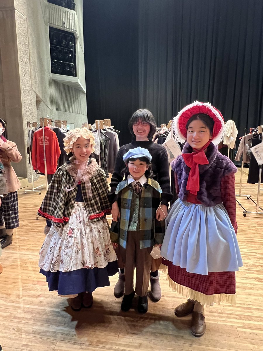 今日は衣装付きリハーサルです。
#しまね県民オペラ2023
#ラボエーム #高橋やすおみ
高橋先生に、合唱指導してもらっています。涙涙のボエーム。
2/25.26残席あります。
是非いらしてね。