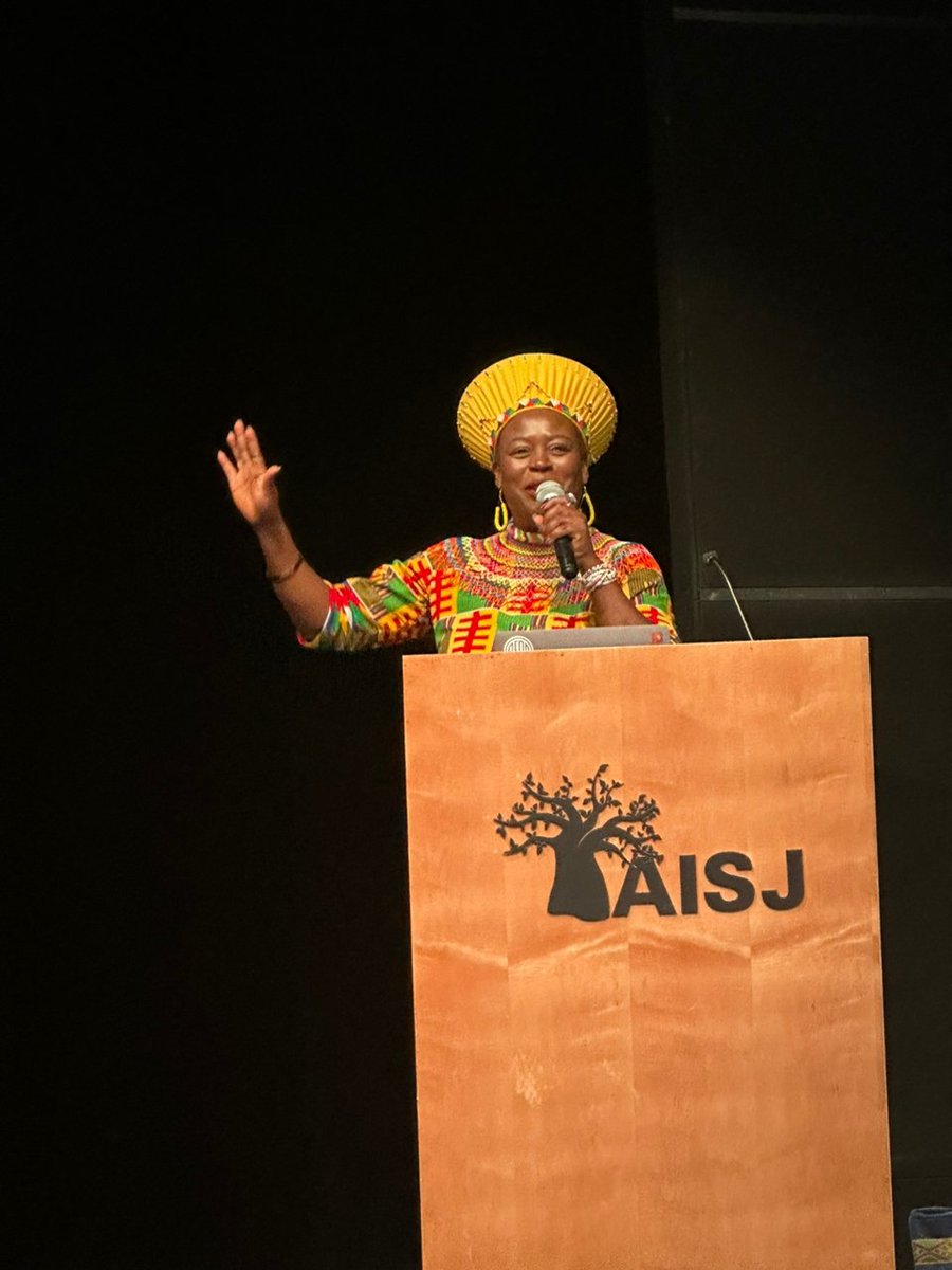 EstelleHughes20's tweet photo. We are all on a neuro-diversity spectrum. Let's deconstruct and de-weaponize some of the labels we associate with neuro-diverse 🧠. Thank you @seniaworldwide  for the invitation to keynote and share African perspectives on neuro-diversity at the Senia Africa conference. 🙏🏾 https://t.co/p83xC8EuRC