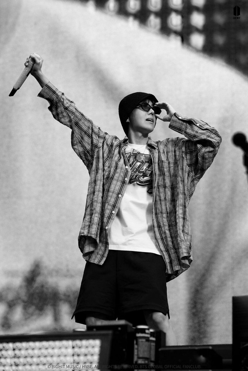 twiinkth's tweet photo. happy birthday jhope🖤🤟🏻
#HappyBirthdayJhope https://t.co/4zPhAh9Vrn