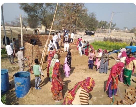 Manjeet63911020's tweet photo. Due to the week economic condition the dream of the needy people to have their own house remains unfulfilled. With the inspiration of Saint Gurmeet Ram Rahim Singh Ji Insan the followers of Dear Sacha Sauda are providing houses to poor people. #HelpTheHomless https://t.co/OD5rHBKPkT