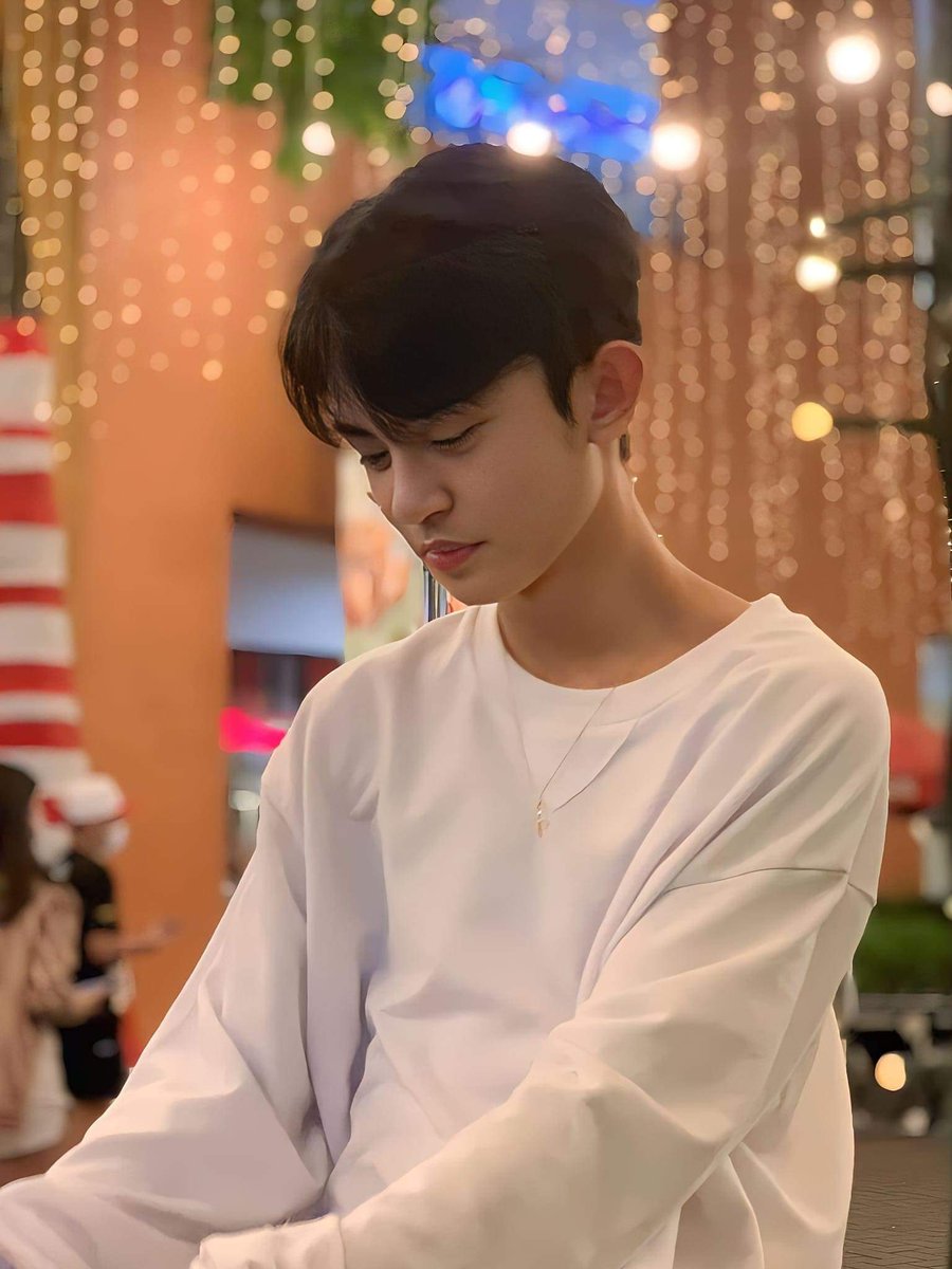 PrinceKoala19's tweet photo. Sa mundong ikaw lang ang nakikita ng aking mga mata, ngiting nakakatunaw, maghihintay sayo hanggang ikaw ay maging isang bituin na magsisilbing liwanag sa mundo kong kailangan ng ilaw❤️🤭

#RoyalNaLoyalKayPrince https://t.co/1SYhDHTggP