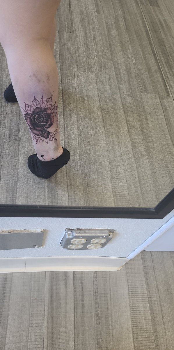 Peribreeze's tweet photo. New Tattoo from LevelUp in Great Falls, MT 💖💖💖 https://t.co/csgO6k7JCc