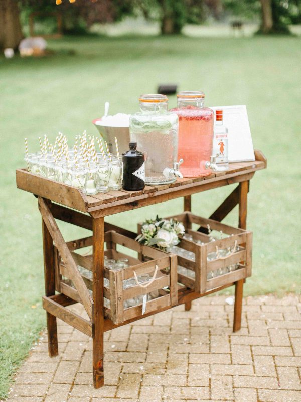 Spring Wedding Drink Station Inspiration bit.ly/2oXLlro