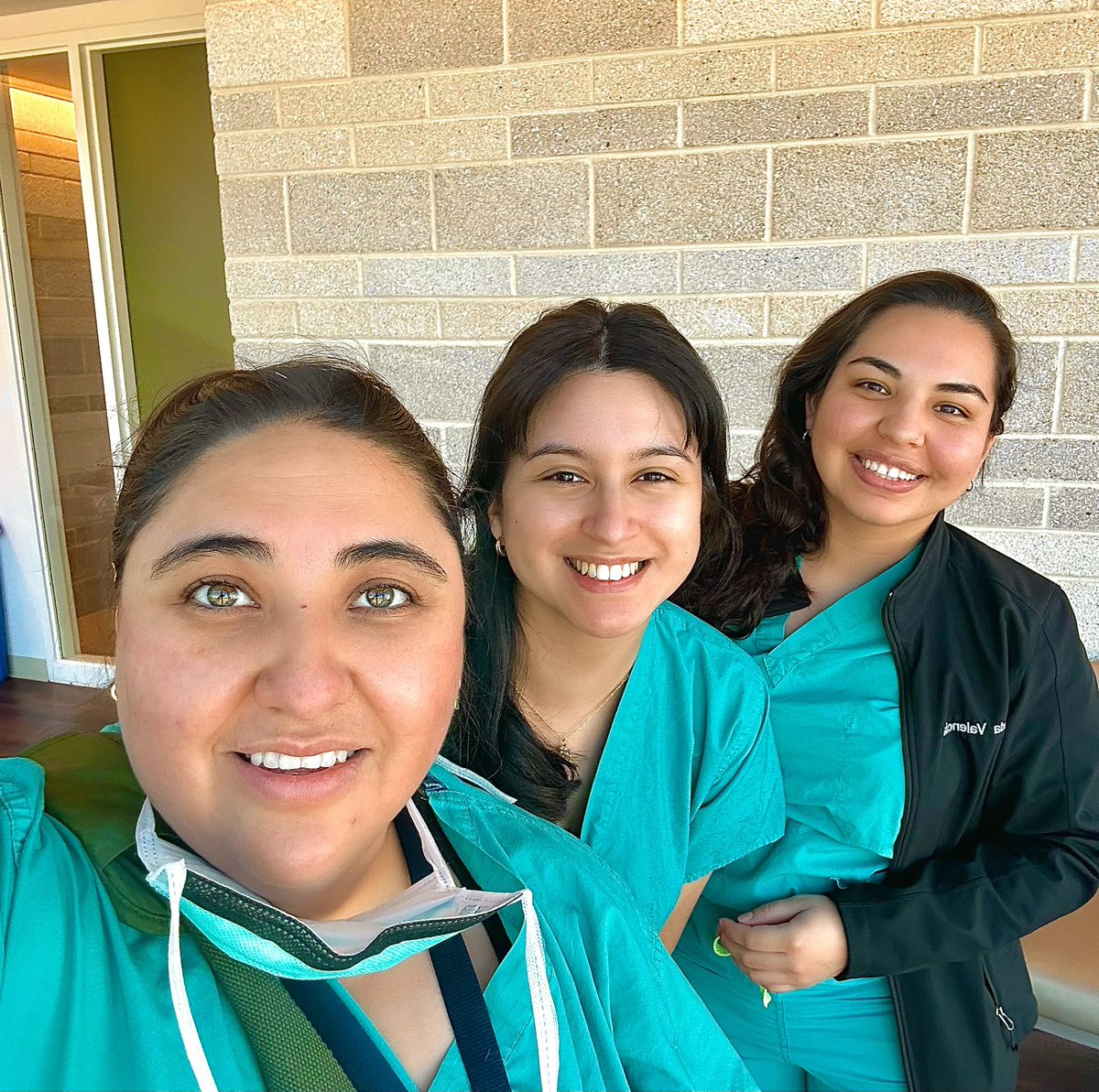 LC (@md_castanon) on Twitter photo Last week’s mighty burn team. <a href="/UofAZSurgeryRes/">UofAZ Surgery Residents</a> #BannerBurn #HablamosEspañol #ILookLikeASurgeon <a href="/LmsaNational/">LMSA National</a> <a href="/lmsa_southwest/">LMSA Southwest</a> <a href="/LatinoSurgery/">LatinoSurgSociety</a> <a href="/LatinasInMed/">#LatinasInMedicine</a> <a href="/AZTraumaCats/">UA Trauma</a> @AZBurnCats <a href="/Ameriburn/">American Burn Association</a> <a href="/AmCollSurgeons/">American College of Surgeons</a> <a href="/UAZMedTucson/">UA College of Medicine – Tucson</a> <a href="/UAZWIMSTucson/">UAZ Women in Medicine and Science-Tucson</a> <a href="/AWS_UACOMT/">AWS UACOM-T</a> Last week’s mighty burn team. <a href="/UofAZSurgeryRes/">UofAZ Surgery Residents</a> #BannerBurn #HablamosEspañol #ILookLikeASurgeon <a href="/LmsaNational/">LMSA National</a> <a href="/lmsa_southwest/">LMSA Southwest</a> <a href="/LatinoSurgery/">LatinoSurgSociety</a> <a href="/LatinasInMed/">#LatinasInMedicine</a> <a href="/AZTraumaCats/">UA Trauma</a> @AZBurnCats <a href="/Ameriburn/">American Burn Association</a> <a href="/AmCollSurgeons/">American College of Surgeons</a> <a href="/UAZMedTucson/">UA College of Medicine – Tucson</a> <a href="/UAZWIMSTucson/">UAZ Women in Medicine and Science-Tucson</a> <a href="/AWS_UACOMT/">AWS UACOM-T</a>