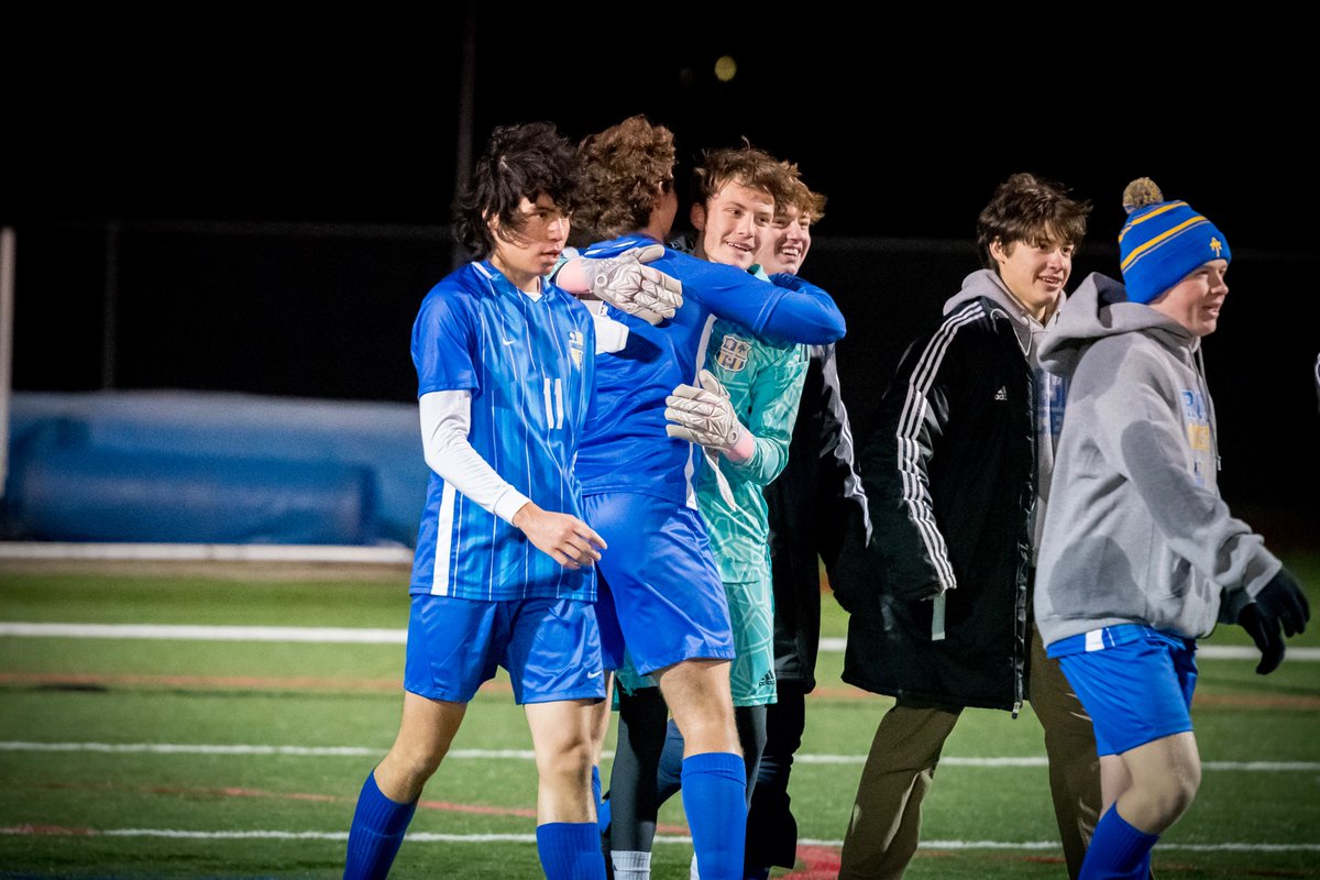 Trojan⚽️copied Trojan🏀tonight w/ the W! 

Varsity Trojans 5-3 Jags
⚽️x2 T. Renner 
⚽️x2 <a href="/judandersonatx/">Jud Anderson</a> 
⚽️<a href="/Kylebresler/">Kyle Bresler⚡️</a> 
🤝J. Lang, J. Anderson, K. Bresler

Next up Trojans host Akins Tues 4 Senior Night!! 🤩

@LethalSoccer <a href="/GoTrojansGo/">Go Trojans Go ATX</a> <a href="/AT_Athletics/">Austin Anderson Trojans Athletics</a> @var_atx