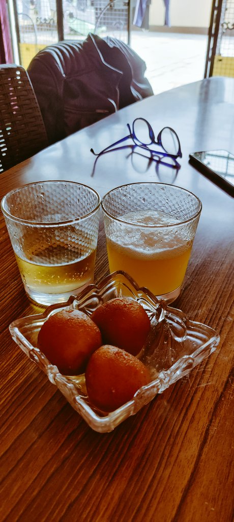 PrashantTdixit's tweet image. गुलाब जामुन और .... 🤣🤣🤣

#Faking 
#MyTripToIndia