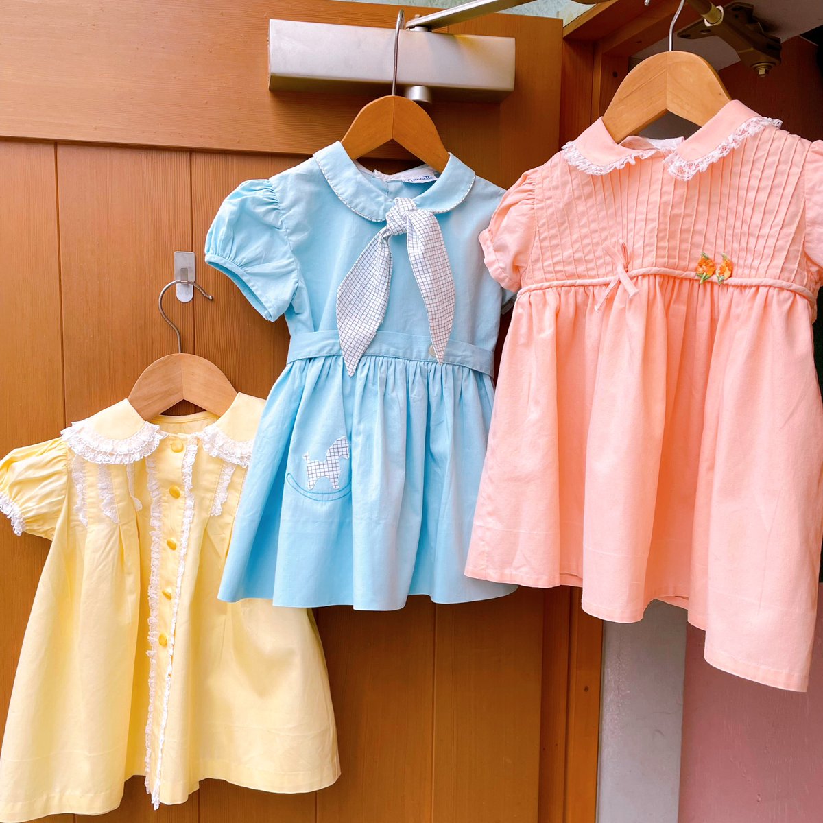 🍭🍭🍭🍭🍭
『1950’s Girls Pastel Dress 』
honey-bop.com/?mode=cate&cbi…
🍭🍭🍭🍭🍭
⁡
🌼HONEY BOP🌼
〒460-0011
愛知県名古屋市中区大須2-7-46-2F
📞 052-253-6637
📩 honey_bop@opal.plala.or.jp
🛒 honey-bop.com
#honeybop #vintage #vintagekids #vintagekidsclothes #antique #40s #50s
