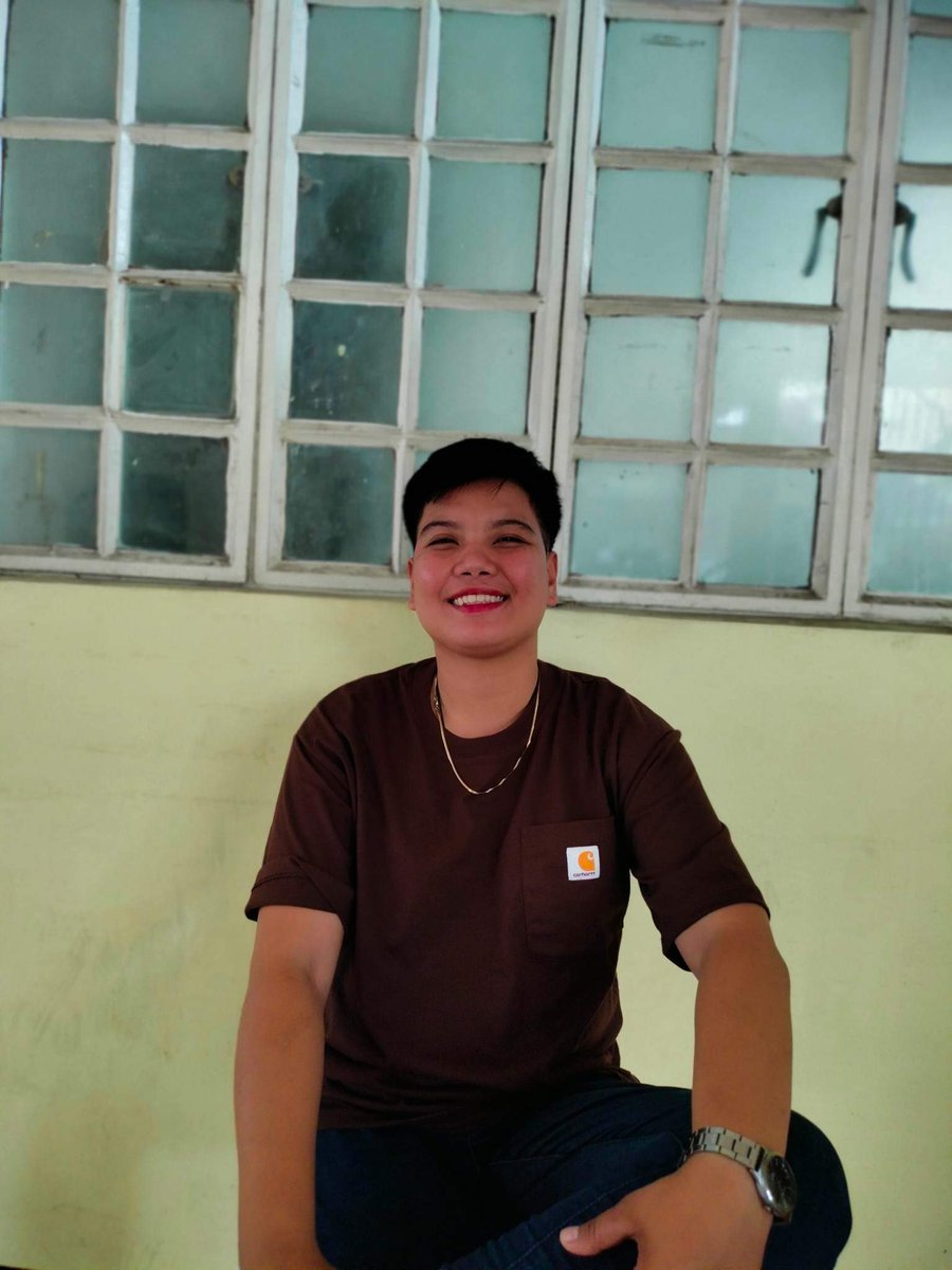 Kimberlcams's tweet photo. Mas inuna Ang picture kesa pagsasaulo para sa recitation HAAHHAHHA https://t.co/7VaijtmSEP