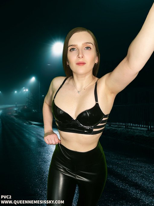 Hey bitch boy!! Look behind me, there's no one to hear you scream...if I wanted to destroy your balls