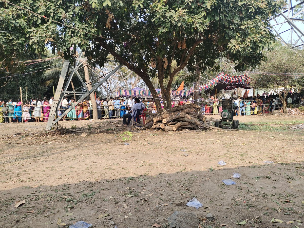 Lovaraju_Ai's tweet photo. #Mahashivratri  #pattiseematemple #polavram #LordShiva  .. ఓం నమశ్శివాయ..🙏 https://t.co/kQ4iF8B7lO