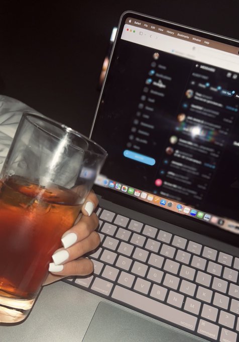 night time routine &psi; https://t.co/ifirq5Ubnb