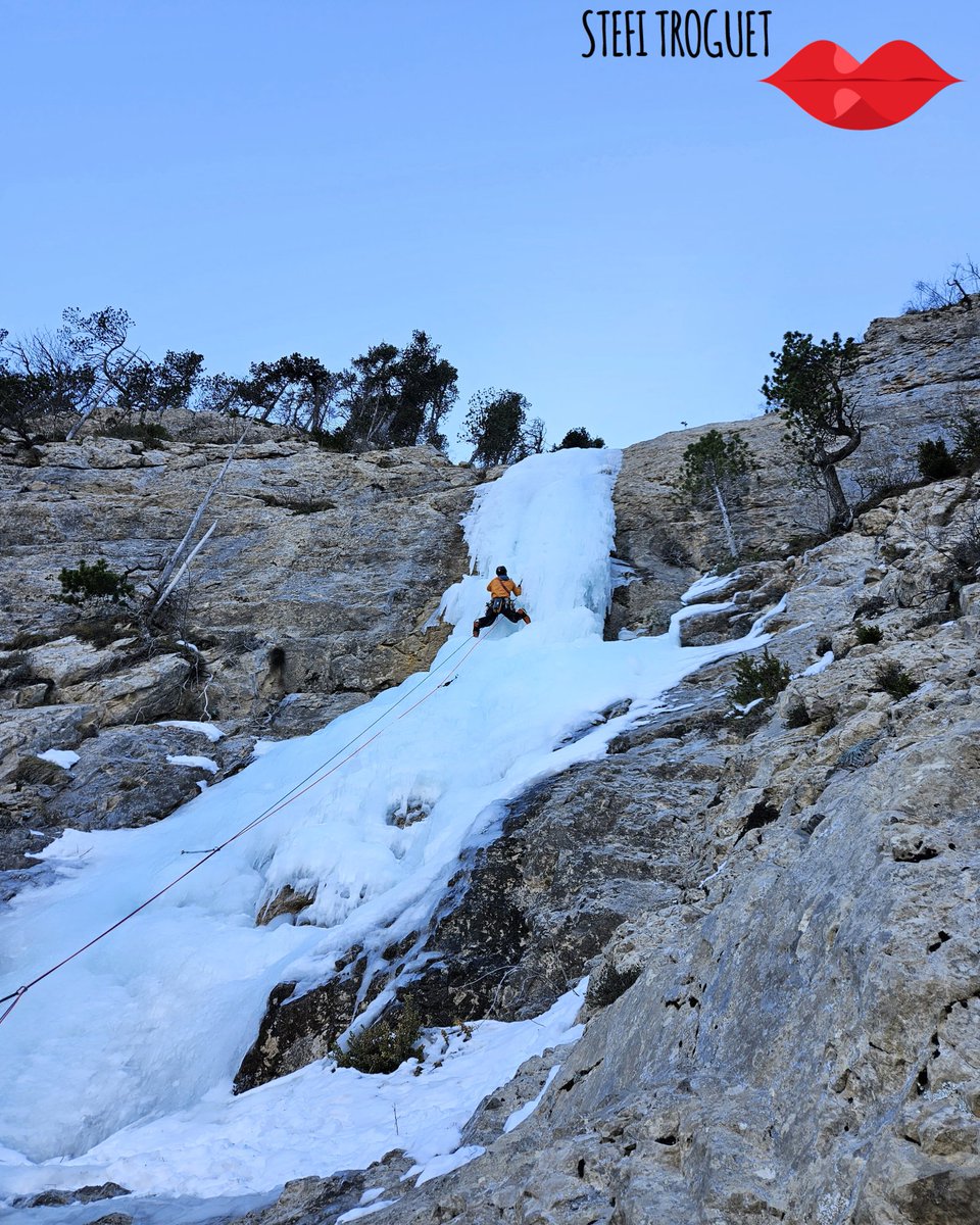 CASCADES DE CABÓ 🩷. 

🧊 Raúl, wi5. 320m.
🧊 Rocío, wi5+ 360m.
Vall de Cabó, Alt Urgell. 

With <a href="/graugas/">josep grau prat</a>, Ferran &amp; Sei 🙏🏼🩵!! 

Tweet 1/2 ⬇️
▪︎ 
#cabó #alturgell  
#FerrinoOutdoor #LaSportiva #xBathlete #PureAdrenaline #viladomatesports