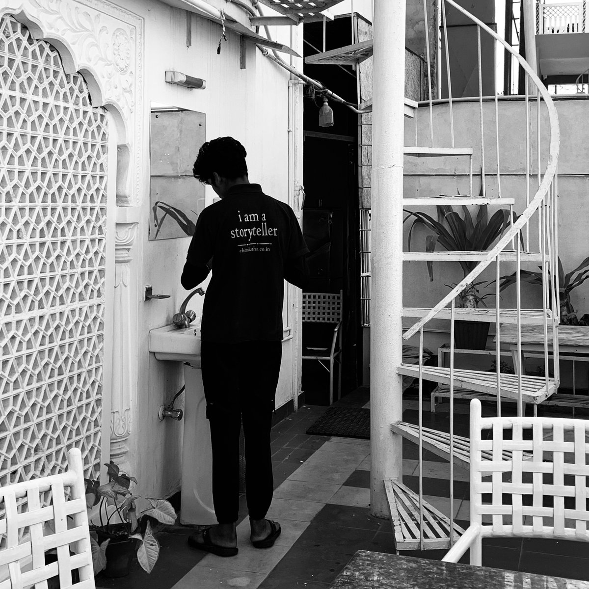 mananchrome's tweet photo. i am a storyteller.

#storyteller #photooftheday #blackandwhitephotography #life #mananchrome https://t.co/j25eD2xOUm