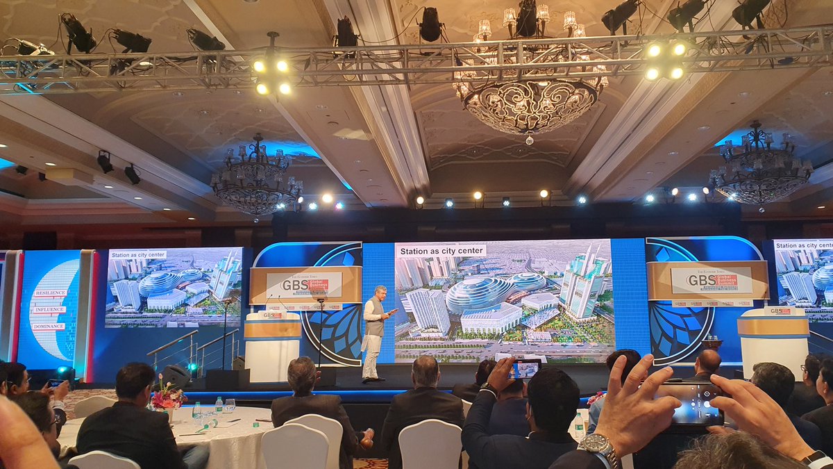 TweshMishra's tweet image. Close to 50 new urban spaces are being developed at the New Delhi Railway Station. Tenders for the same will be awarded by May 2023: @AshwiniVaishnaw at @ET_GBS #ETGBS #ScriptingEconomicChange