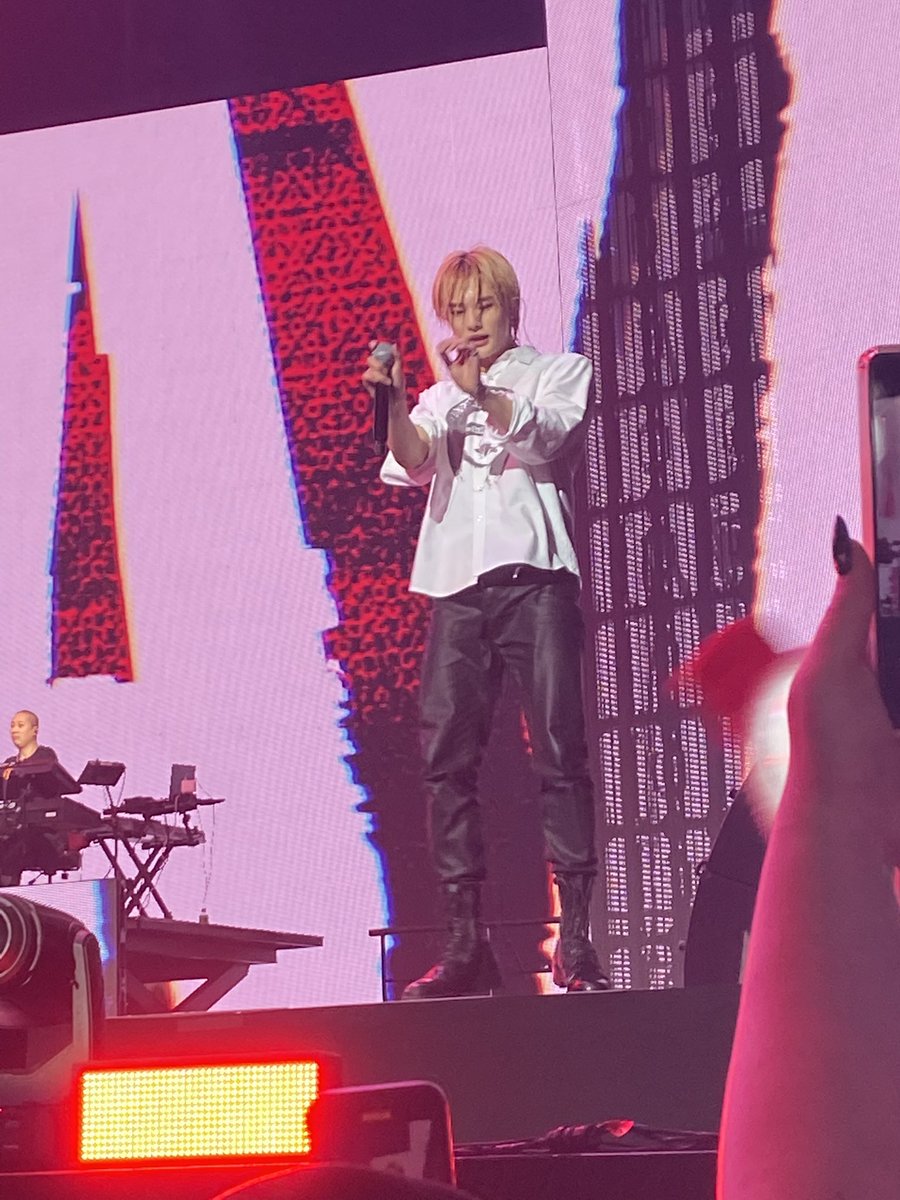 45funlittle's tweet photo. #maniactour #straykids #skz #aussietour #hyunjin #StrayKids_2ndWorldTour #straykidsaustralia @Stray_Kids https://t.co/L1o6XOei9I