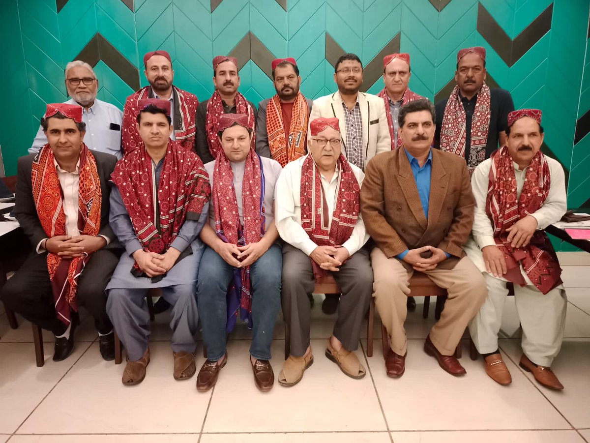 MubasherMir6's tweet image. Karachi Editors Club with 
Rawalakot Press Club delegation # karachi #DinnerReception