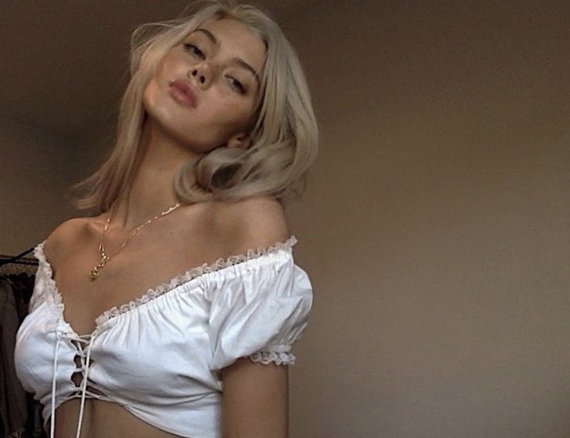 𝓛una Sahar (@daisyegold) on Twitter photo 