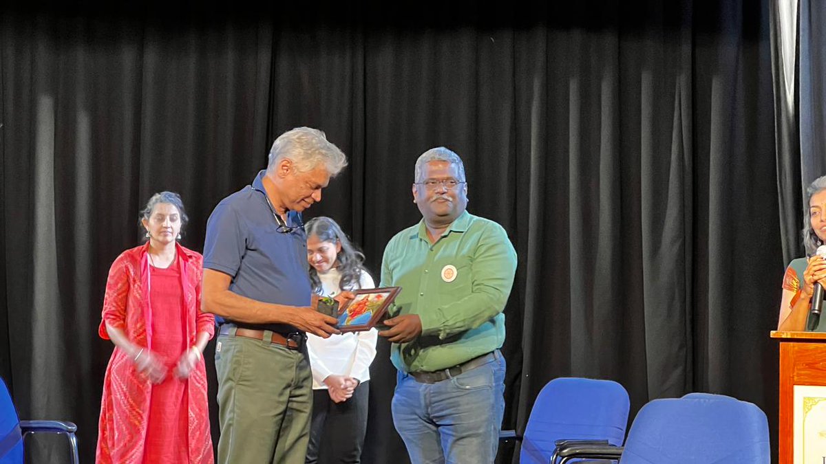 IndicaOrg's tweet photo. Stills from the recently concluded Book Launch and Conversation event of the book 'Aryaa, an Anthology on Vedic Women' curated by @SaamaanyaJ, jointly organized by INDICA &amp; @MeruFoundation 

@BelawadiBlr ,chief guest &amp; @achyutha, president, Meru Foundation were present https://t.co/iz3hWadhIH