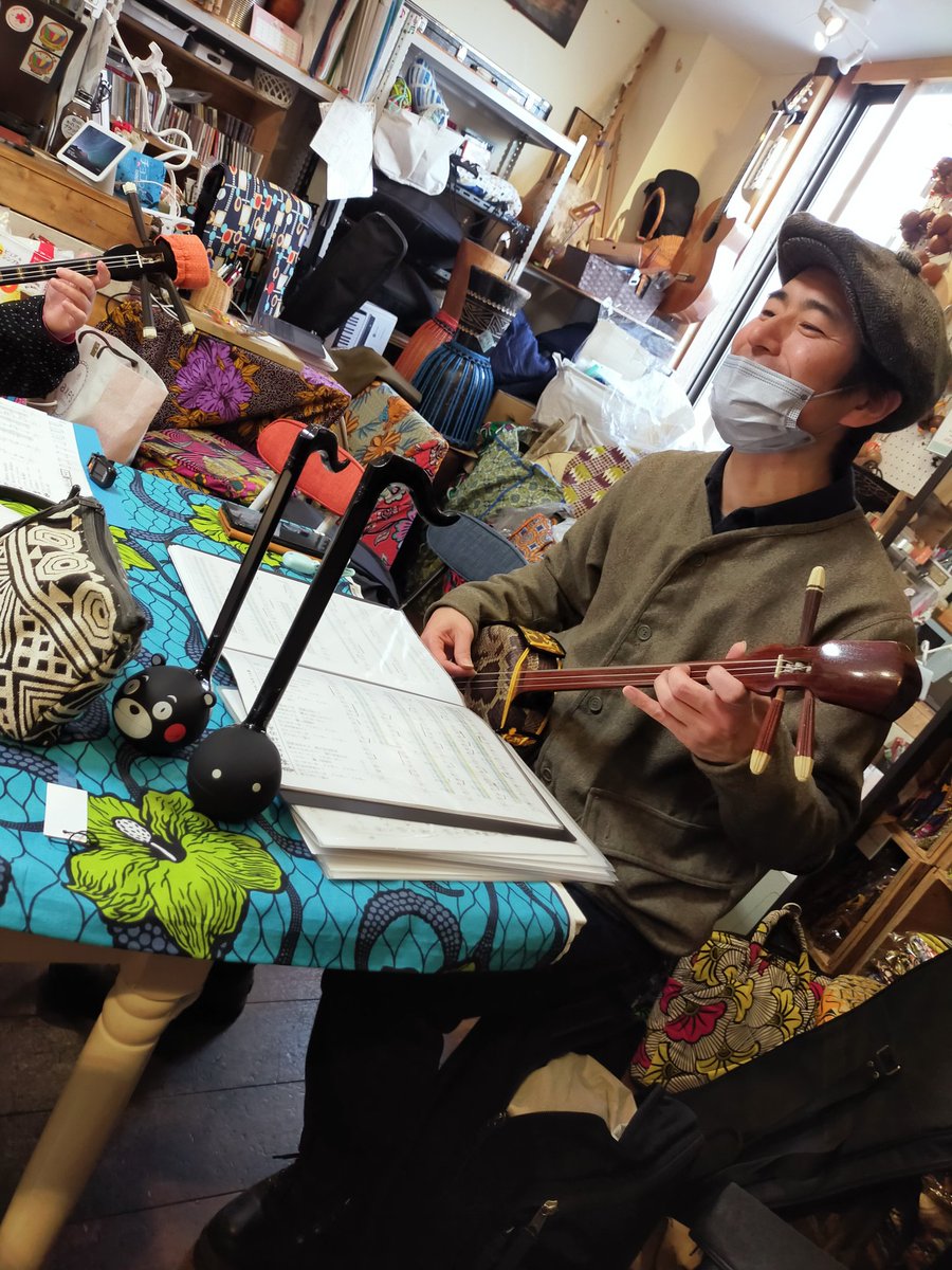 npo_ichigojam's tweet photo. 月イチ開催の三線workshop開催中
#入江規夫 #三線 #wontanaratokyo https://t.co/XVgX5jdZAt