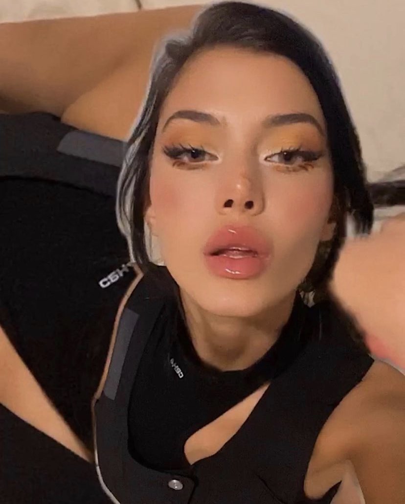 𝓛una Sahar (@daisyegold) on Twitter photo 