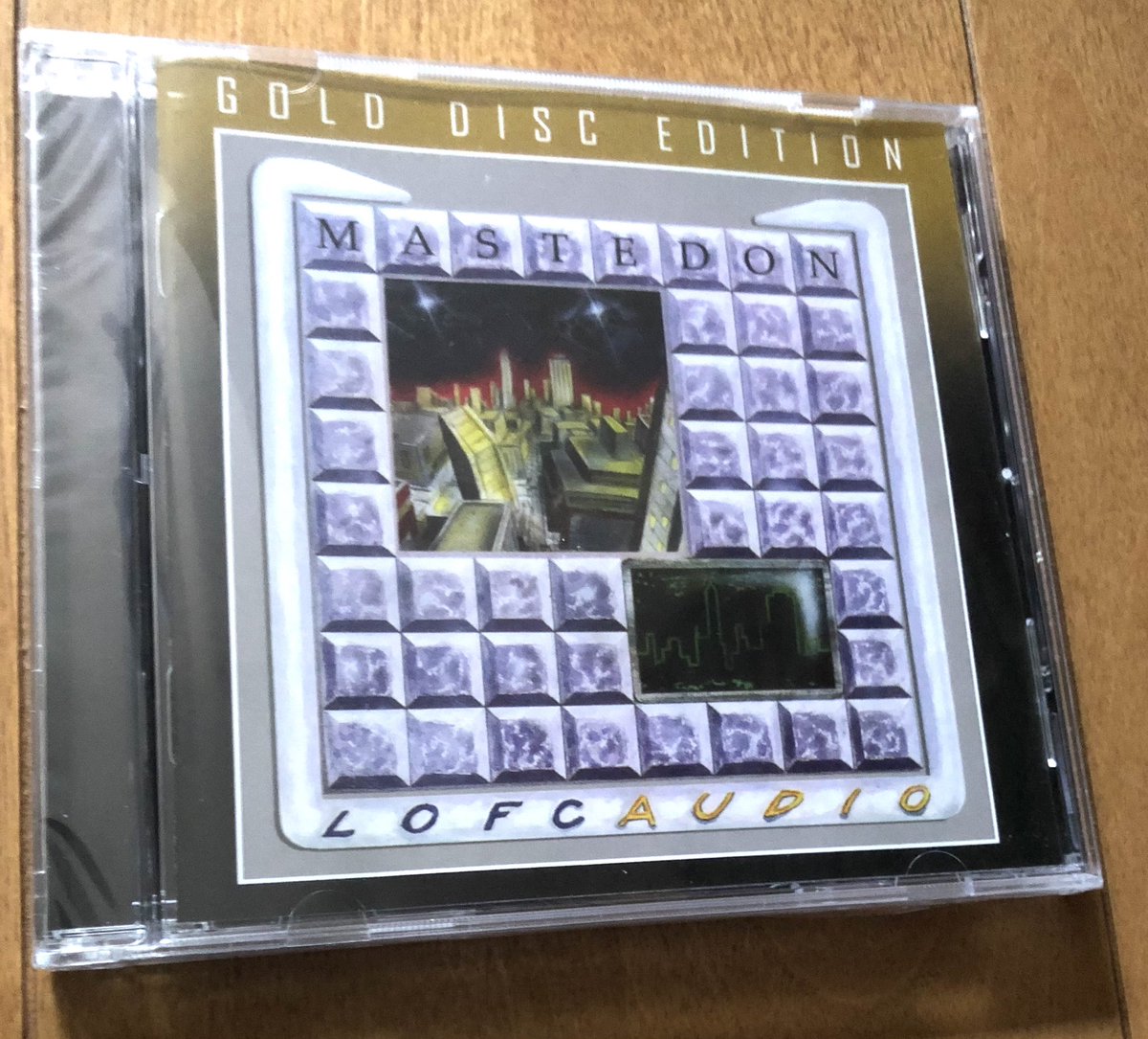 soto2112pta575's tweet photo. こんなCDリリースされてたんですね、知らなかった😆
リリースされた当時(1990年)から気になっていたけど結局入手出来なくて、30年後の2020年に再リリースされてたのか❗️
昨夜ポチったらもう届いた😉
楽しみ❗️
#MASTEDON
#Lofcaudio
#GoldDiscEdition
#GirderRecords https://t.co/ZgeoGkLJ6v