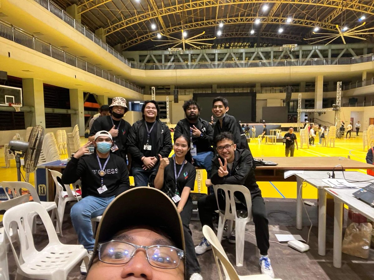 holyshtmal's tweet photo. Could have not done it without them. Cheers to another succesful event! 😌😌🦖 https://t.co/tG9dzdun4a