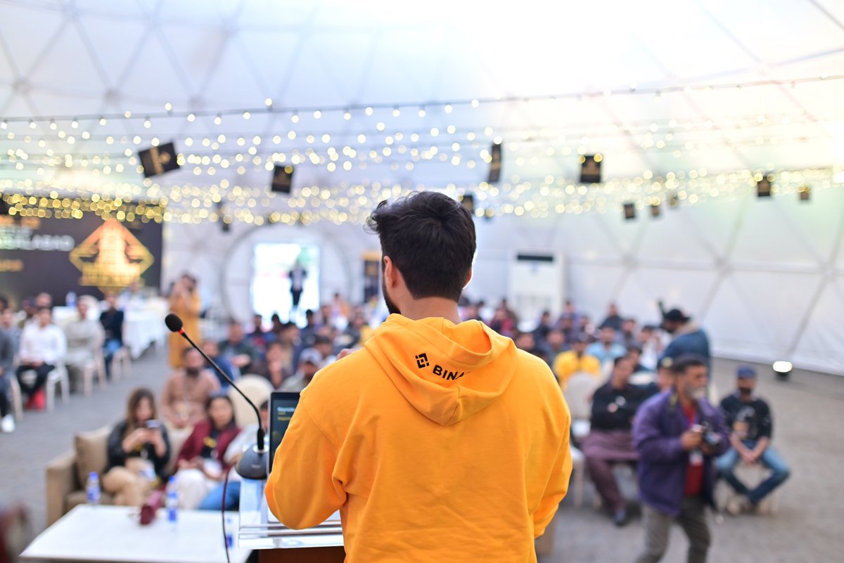 BinancePk's tweet photo. #BinanceMeetupFaisalabad 🇵🇰

An evening of connection and learning. Gathered together to explore future of GameFi, Web3 and more. https://t.co/YUA59sRyur
