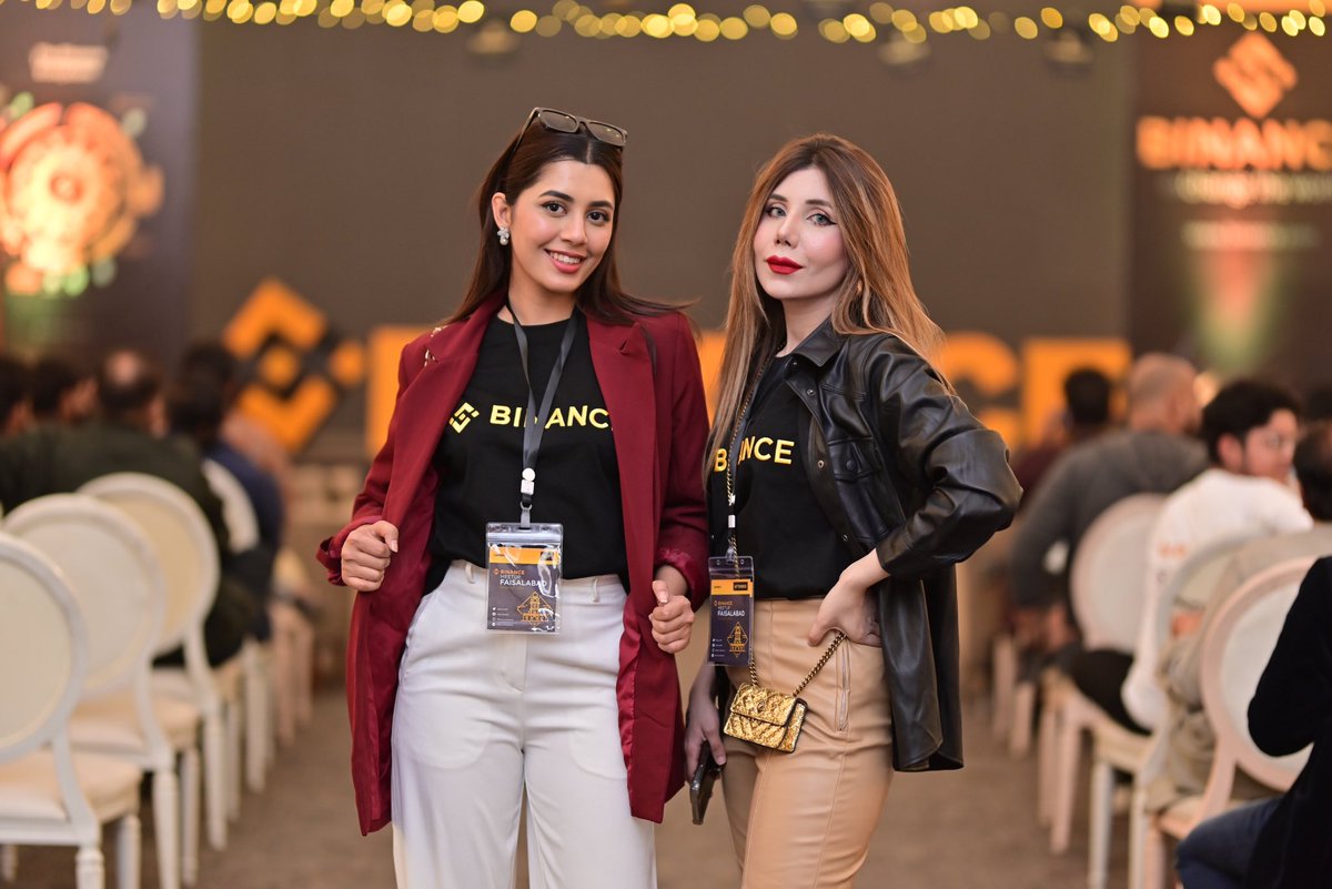 BinancePk's tweet photo. #BinanceMeetupFaisalabad 🇵🇰

An evening of connection and learning. Gathered together to explore future of GameFi, Web3 and more. https://t.co/YUA59sRyur