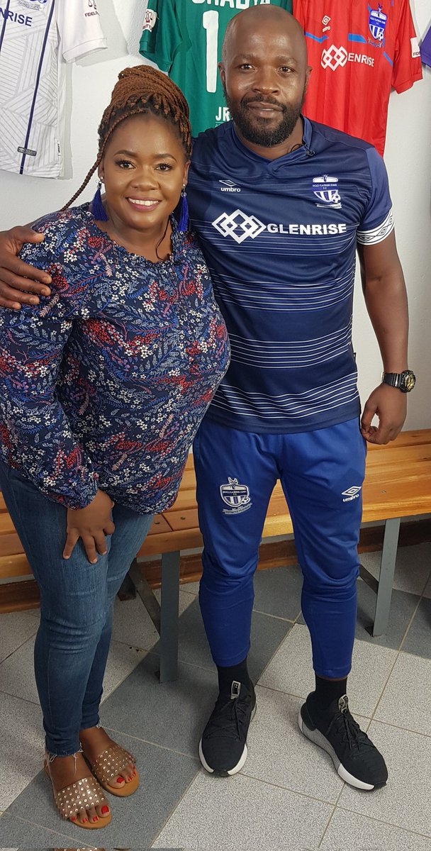 I rarely get star struck because of my line of work but meeting Father always feels like that. Grew up watching him play and loved his combination with Yellow in 🇿🇼 colours.

He and Signature (Johannes Ngodzo) are my all time favourite 🇿🇼 players. So forgive me being star struck.