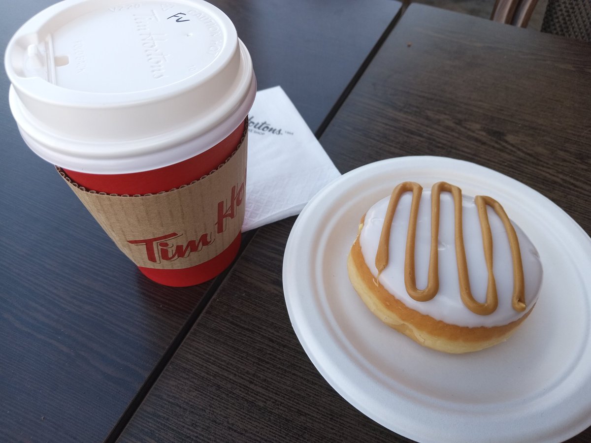 robd6723's tweet photo. Good morning #weekend! 😎

#goodmorning #Coffee #cappuccino #Latte #Dubai #TimHortons #Donut https://t.co/64t81JopZb
