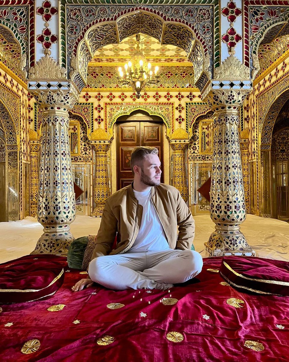 JCPExperiences's tweet photo. Experience the #RoyalRooms of the #ChandraMahal with a #privatetour of #TheCityPalaceJaipur β¨
Discover the regal splendour of the Shobha Niwas π«
Book a #RoyalTour
https://t.co/mqFeV4FoXa
Image Courtesy: Leonardo Mantovani https://t.co/GUTpN0YGdM
