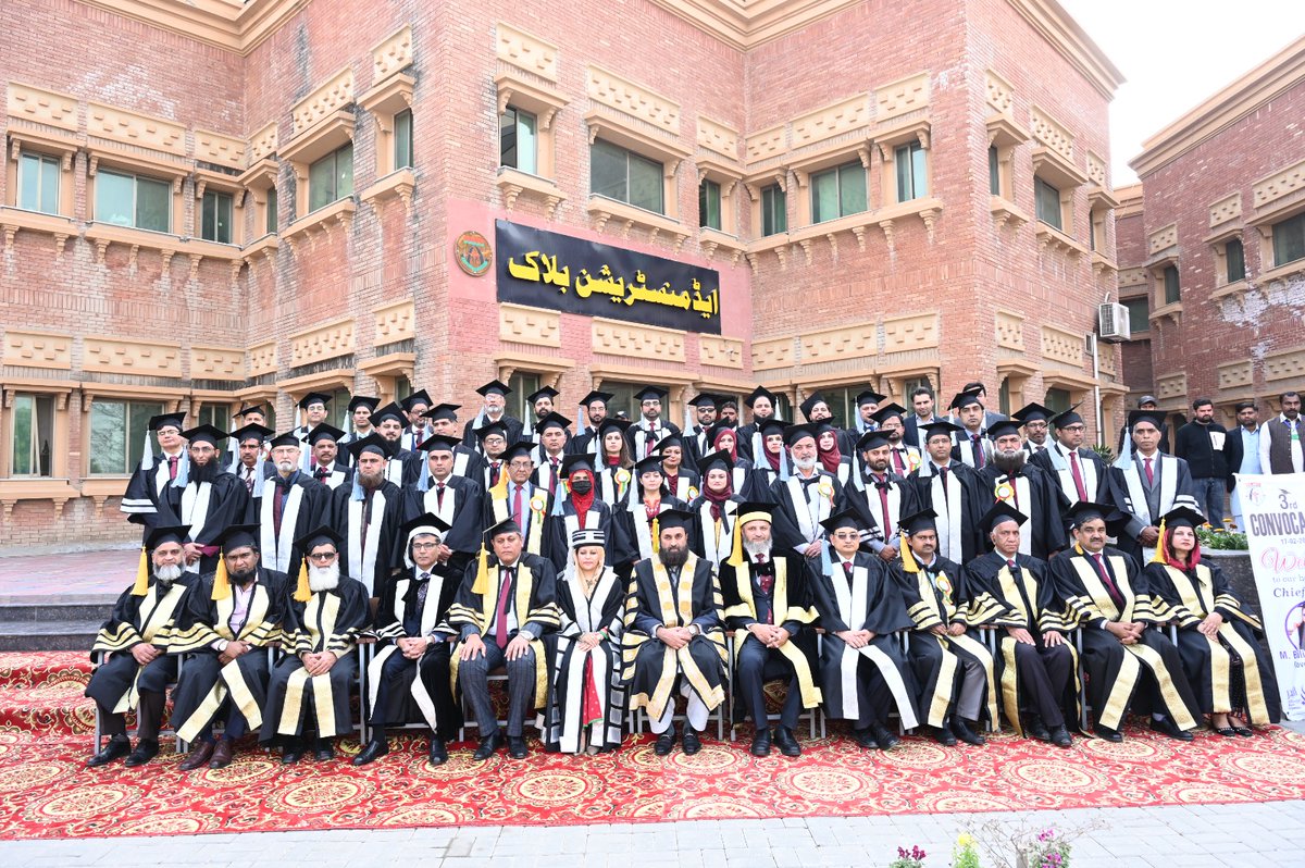 SLMCSWL's tweet photo. 3rd Convocation of Sahiwal Medical College Sahiwal, attended by faculty and 84 students of S7 batch.Congratulations to all Parents, Teachers and students of SLMC. It was graced by His Honour, Governor Punjab, Muhammad Baligh Ur Rehman,
Best wishes for all young graduates of SLMC https://t.co/ZEXGq0j9xy