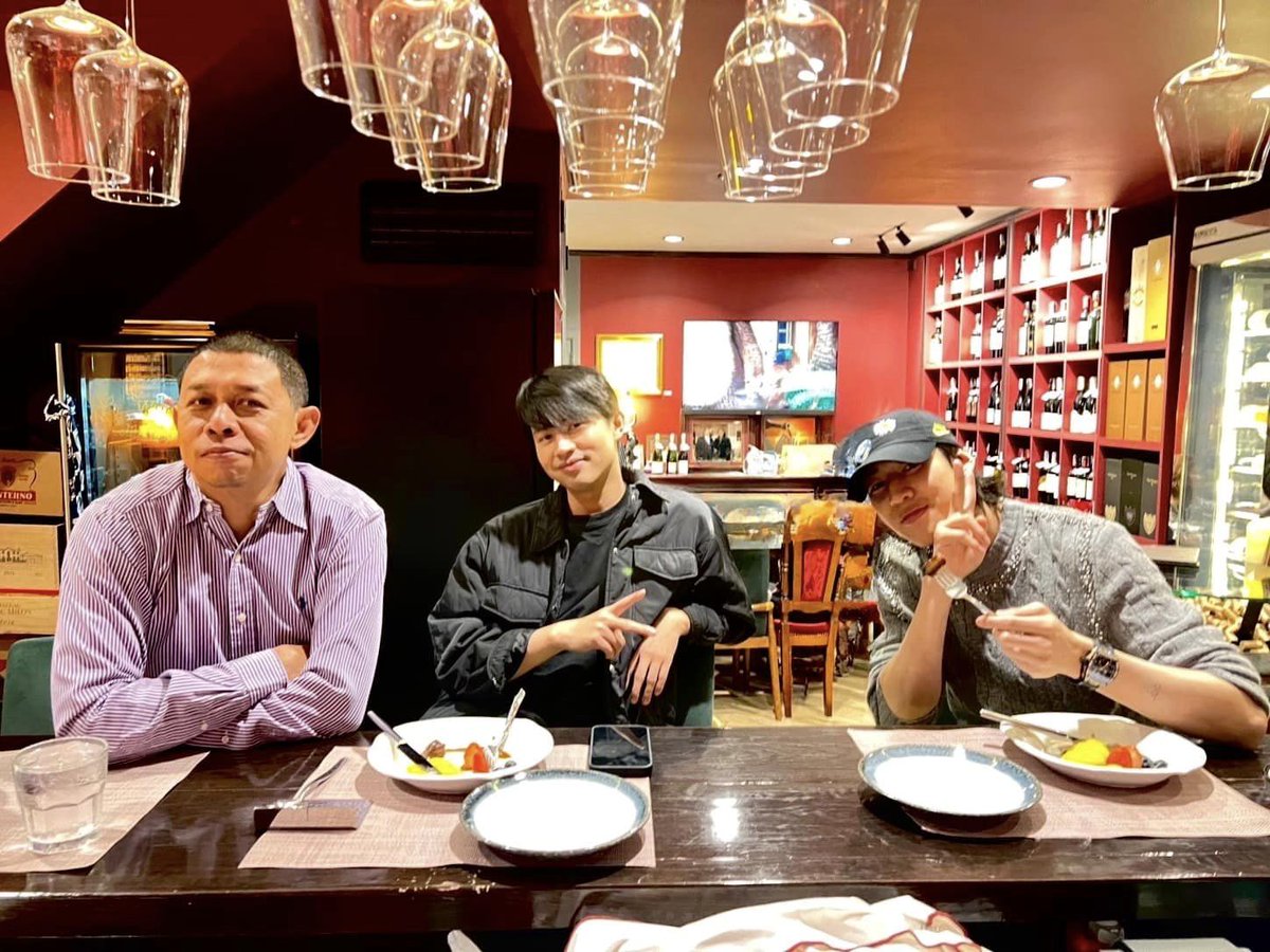 🐍🍋🍋 on Twitter "RT aewaewww ร้าน Bangkok Wine Room บอกคุยงานเสร็จ