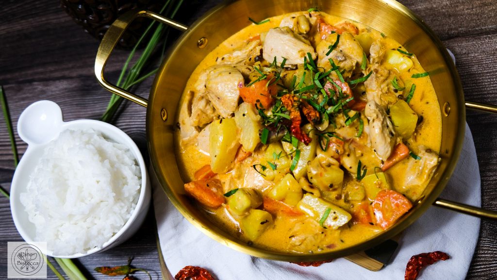 PaneBistecca's tweet image. Thai Massaman Chicken Curry bit.ly/3IwjwAC
#curry, #currypaste #chicken #huhn #meat #fleisch #gemuese #vegetables #karotten #kartoffeln #potatoes #carrots #thaifood #thaicooking #thailand #thaicuisine