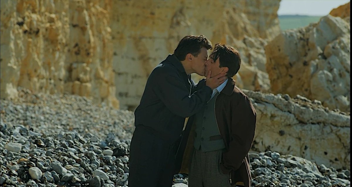 david_urmyhome's tweet photo. 'for a policeman you're very romantic' https://t.co/h9PLX3QVrS