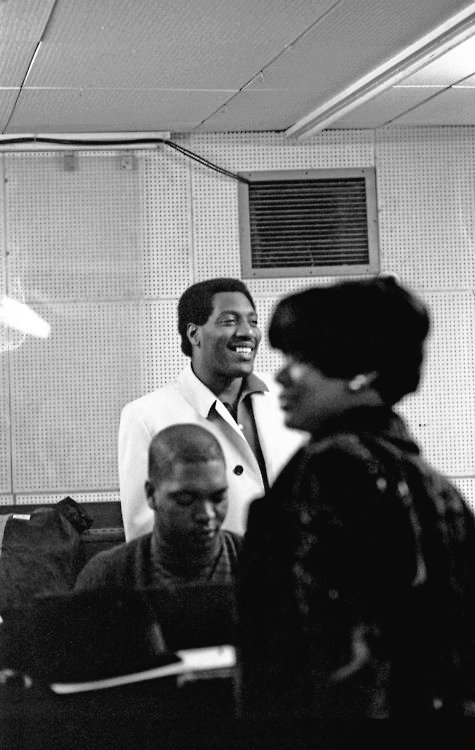 #OtisRedding  #CarlaThomas and #BookerTJones in the studio  in 1967.
'You a tramp, Otis. 
You just a tramp
You wear overalls
You need a haircut, baby. 
Cut off some of that hair off your head. 
You think you a lover, huh?'
