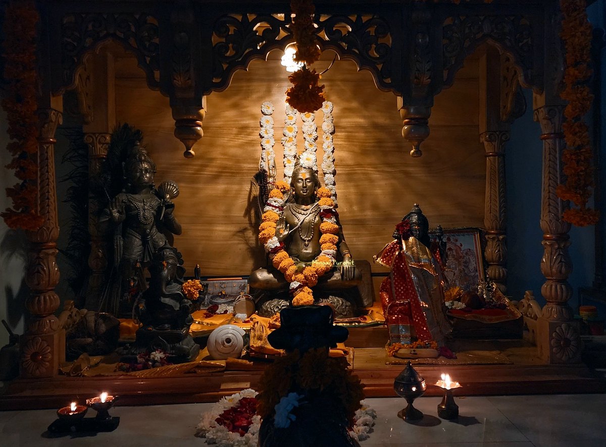 _ShivaaHindu's tweet photo. न मैं पुण्य हूँ न पाप न सुख 
और न दुःख न मन्त्र न तीर्थ न वेद 
और न यज्ञ मैं चैतन्य रूप हूँ आनंद 
शिव हूँ, शिव हूँ हर हर महादेव 📿  
महाशिवरात्रि की शुभकामनाएं 🔱

#शिवरात्रि 
#महादेव 
#MahaShivaratri https://t.co/9ZS25fJfW6