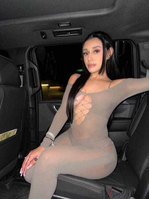 nude for u https://t.co/E5rkjnVDh8