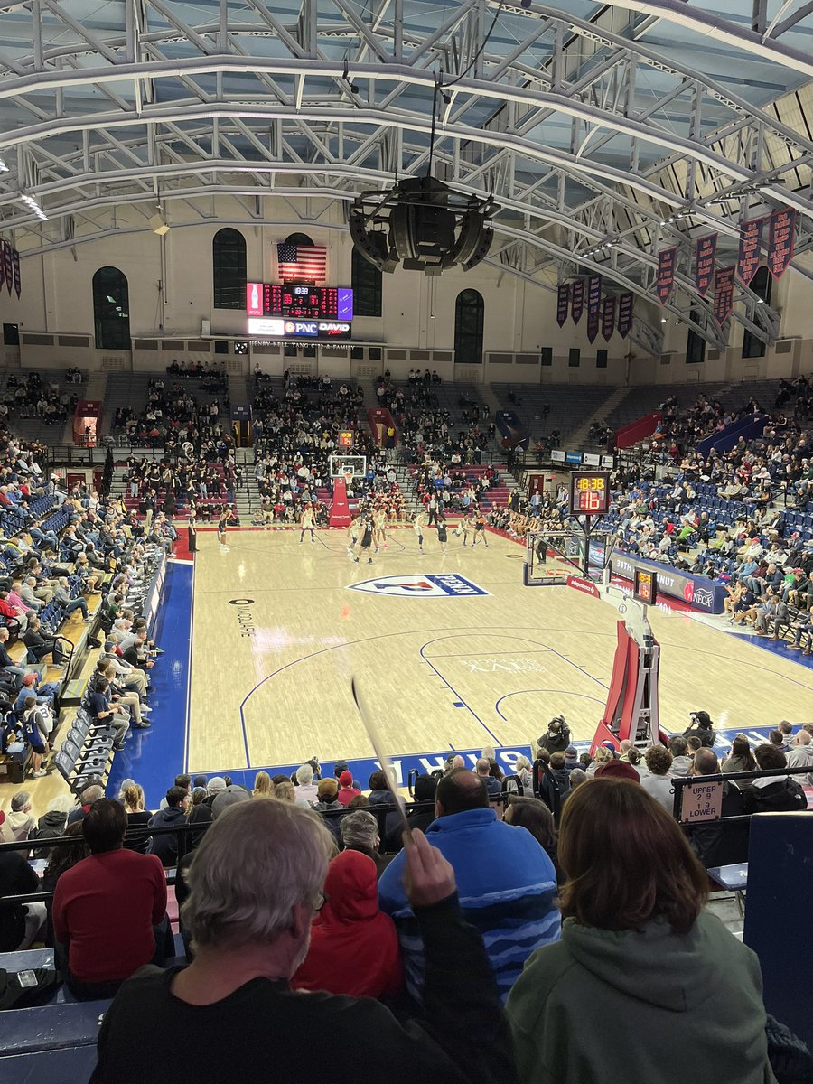 __ShannonnMarie's tweet photo. thanks for the win tonight @PennMBB 🤞🏼 https://t.co/IwMWJTkzon